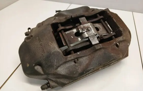 Volkswagen Touareg I Front brake caliper