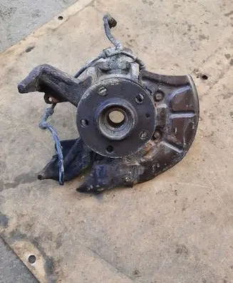 Seat Toledo II (1M) Front wheel hub spindle knuckle