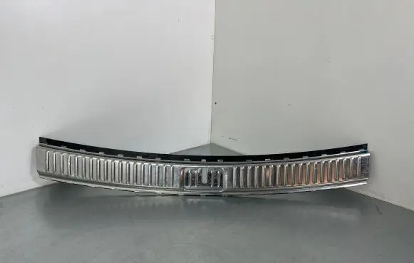 Volkswagen Touareg II Trunk/boot sill cover protection 7P0863459E 7P0863459