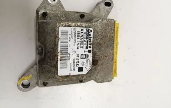 Renault Trafic II (X83) Airbag control unit/module 8200112746A