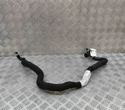 Volvo XC40 Engine coolant pipe/hose 32339737