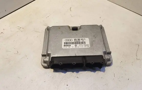Audi A4 S4 B5 8D Engine control unit/module 038906018S 0281001721