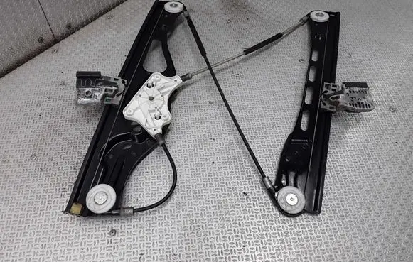 Mercedes-Benz E W211 Front door window regulator with motor A2117200146