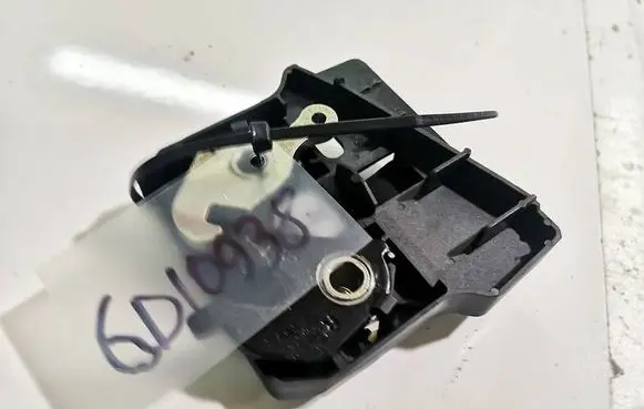 Opel Zafira B Seat back rest lock catch 13235162