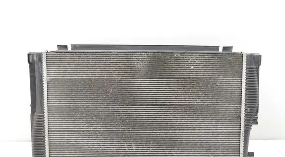 BMW 5 F10 F11 Coolant radiator 7645621