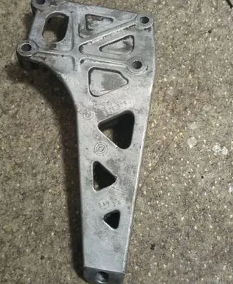 BMW 7 E32 Engine mounting bracket 1129379
