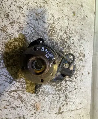 Citroen C3 Aircross Front wheel hub 
