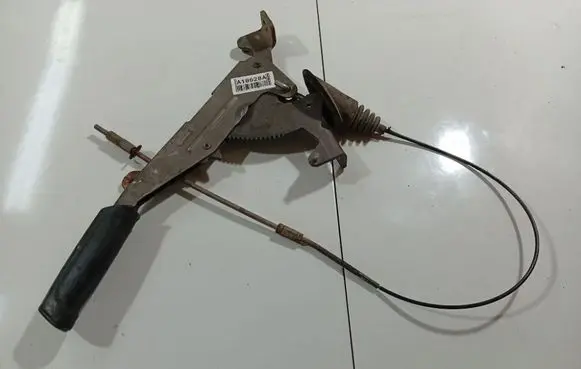 Handbrake/parking brake lever assembly