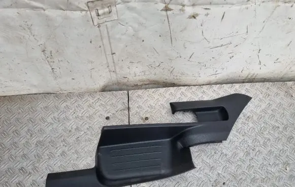 Nissan Qashqai+2 Rear sill trim cover 76987EY10A