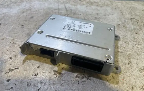 Mercedes-Benz E W211 Bluetooth control unit module A2118701885 UH06MM01FC DM60411224