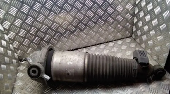 Volkswagen Touareg I Air suspension rear shock absorber 168ATE024060A26 7L6512021AG 051128185712