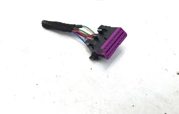 Audi A3 8Y EUR ISO radio connector 3A0972695A