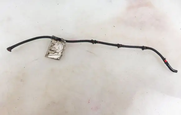 Volvo S60 Fuel injector supply line/pipe 