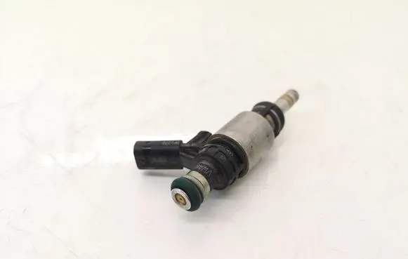 Volkswagen PASSAT B7 USA Fuel injector 06A906036F 0261500270