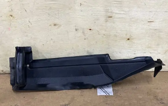 Audi Q3 8U Fender end trim 8U0821169