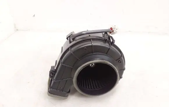Toyota RAV 4 (XA50) Hybrid/electric vehicle battery fan G923033050 BASF510B19
