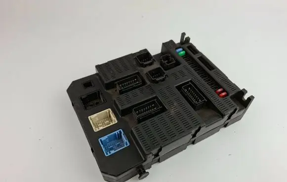 Citroen C4 I Fuse module 9659285580