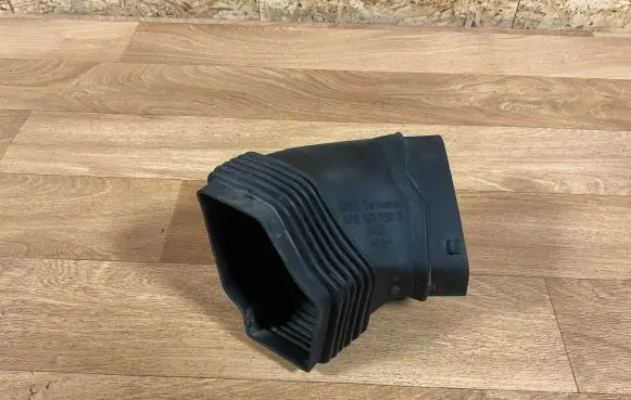 Audi A6 S6 C6 4F Air intake duct part 4F0129739B