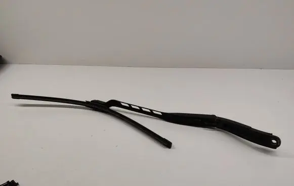 Mercedes-Benz ML W166 Front wiper blade arm 24028055H
