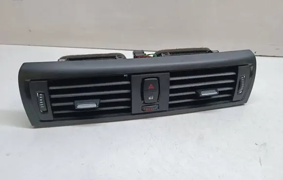 BMW 1 F20 F21 Dash center air vent grill 9207116