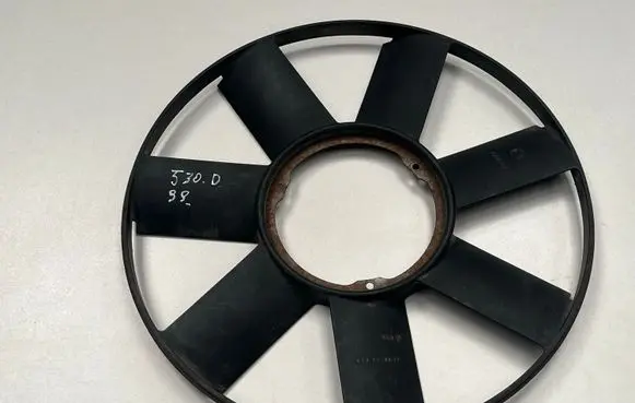 BMW 5 E39 Fan impeller 2243303