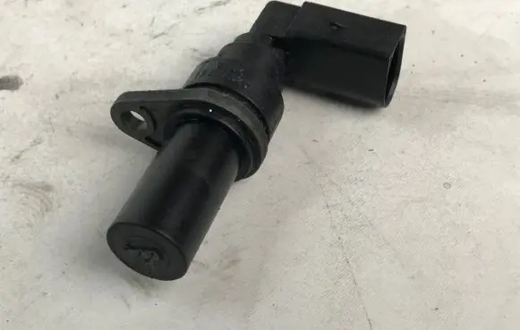 BMW 5 E39 Crankshaft speed sensor 2247926