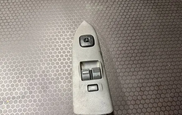 Mazda 323 Electric window control switch C8HD114A 1880D4 BJ3E66350A
