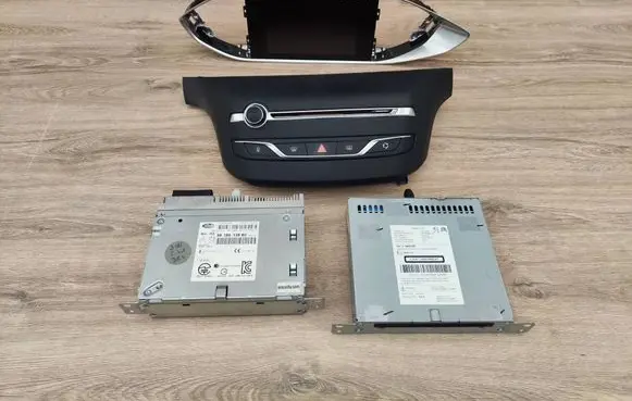 Peugeot 308 Radio/CD/DVD/GPS head unit 9818613880 9811486280