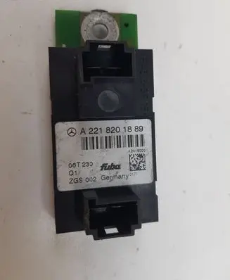 Mercedes-Benz S W221 Aerial antenna amplifier A2218201889