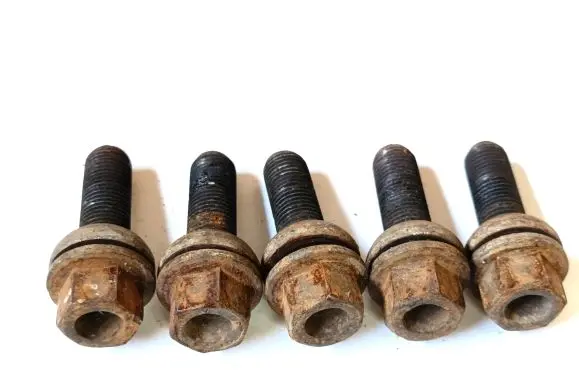 Volkswagen Transporter - Caravelle T5 Nuts/bolts 