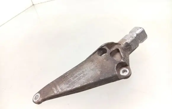 Audi A4 S4 B7 8E 8H Engine mounting bracket 8E0199343J