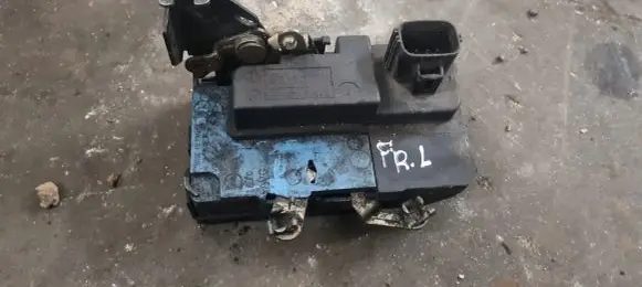 Volvo V70 Front door lock