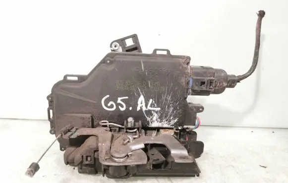 Volkswagen Golf V Rear door lock 7l0839016d