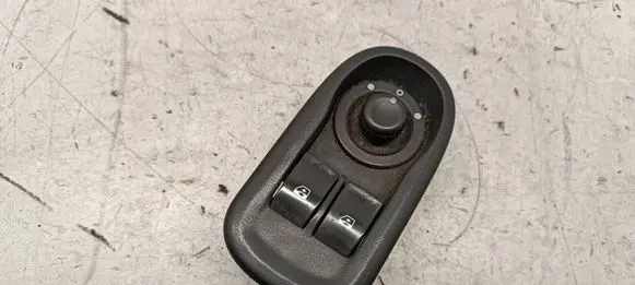 Renault Master III Electric window control switch 8200531449