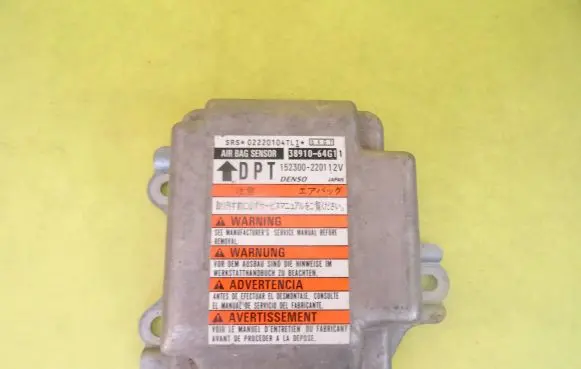 Suzuki Baleno EG Airbag control unit/module 3891064G11 38910-64G11
