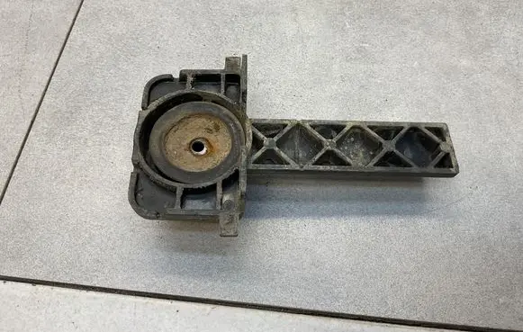 Audi A6 S6 C7 4G Radiator mount bracket 4G0805201