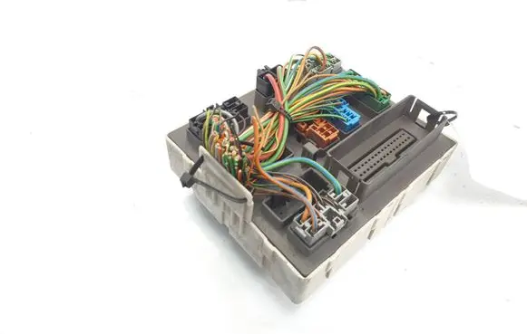 Ford Focus Fuse module 51878330.3