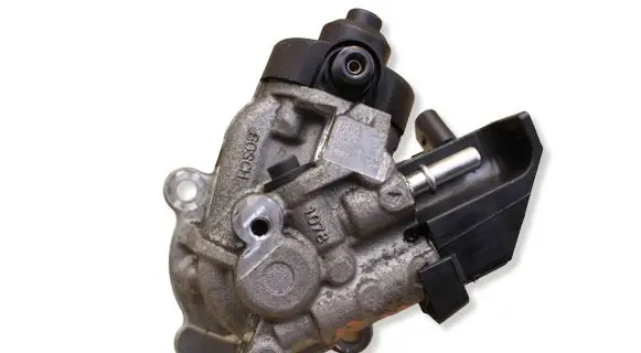BMW X3 F25 Fuel injection high pressure pump 8511626 0445010768 170328