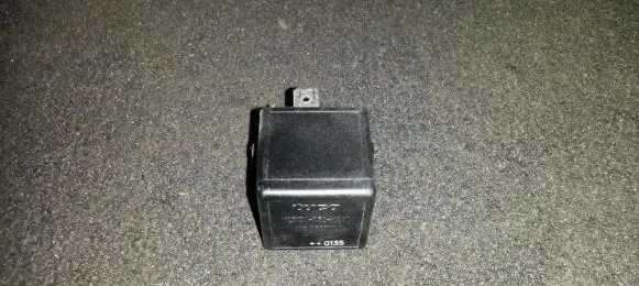 Mitsubishi Space Star Other relay mb953381 v23134-b52-x240