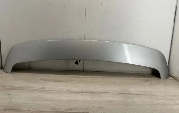 Tailgate/trunk spoiler