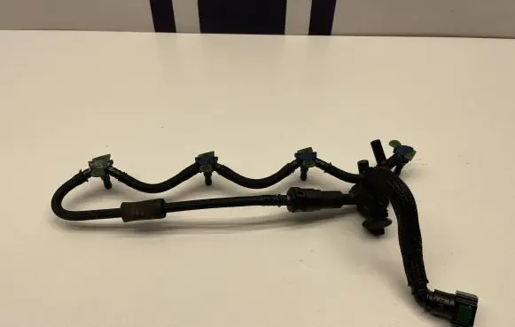 Ford Mondeo MK V Fuel injector supply line/pipe 