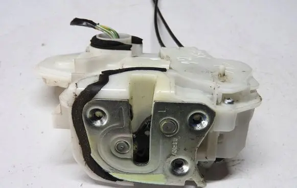 Mitsubishi ASX Loading door lock 7407A36t8
