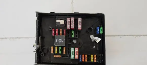 Volkswagen Golf VI Fuse box set 01718130