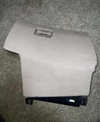 BMW 5 E34 Glove box 1944156
