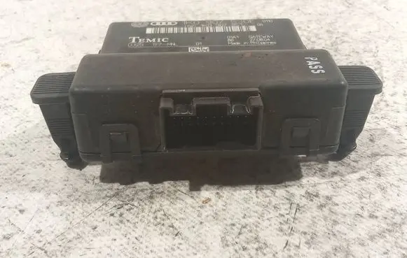 Volkswagen Touran I Gateway control module 1K0907530E 1K0907951