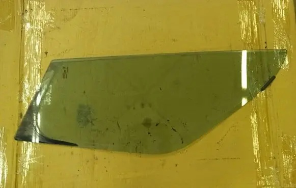 Renault Master III Front door vent window glass four-door 
