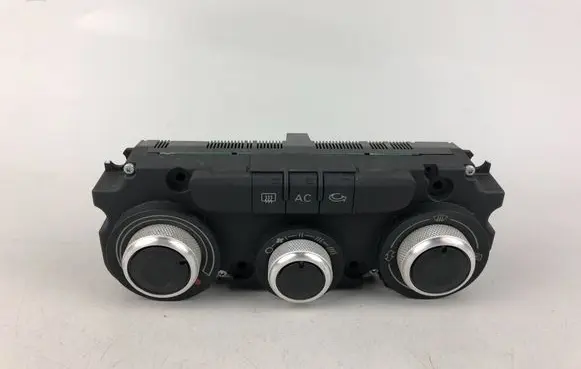 Audi A3 S3 A3 Sportback 8P Climate control unit 8P0820047D
