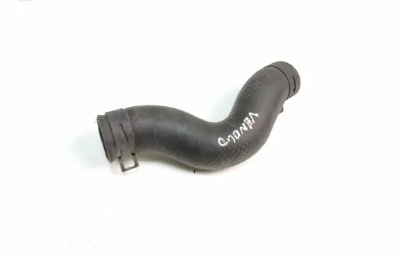Toyota Avensis T220 Engine coolant pipe/hose