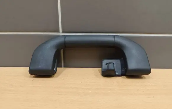 Mercedes-Benz C W204 Rear interior roof grab handle A2048100151