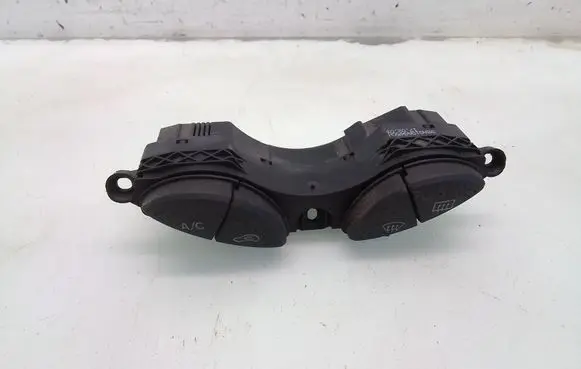 Ford Focus Windscreen/window heater switch 98AG19A945CH